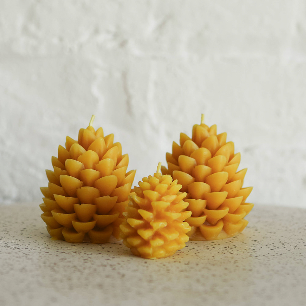 Pinecone (Med) - Handmade Beeswax Candle