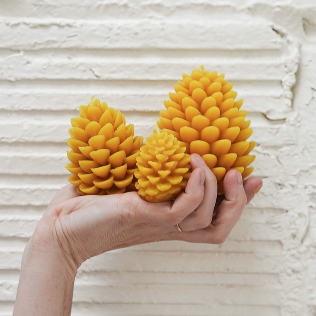 Pinecone (Lrg) - Handmade Beeswax Candle