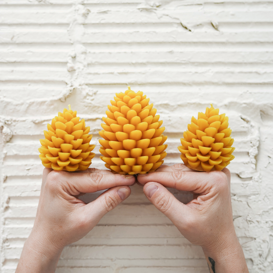 Pinecone (Lrg) - Handmade Beeswax Candle