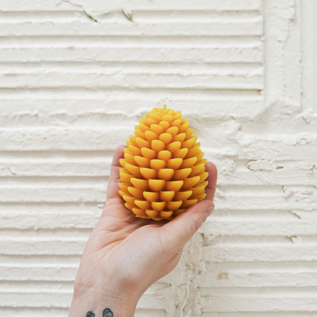 Pinecone (Lrg) - Handmade Beeswax Candle